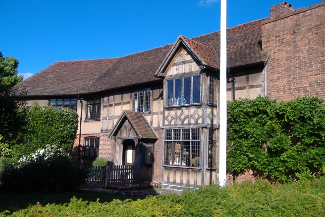 ShakespeareBirthplaceFromBehind1.JPG