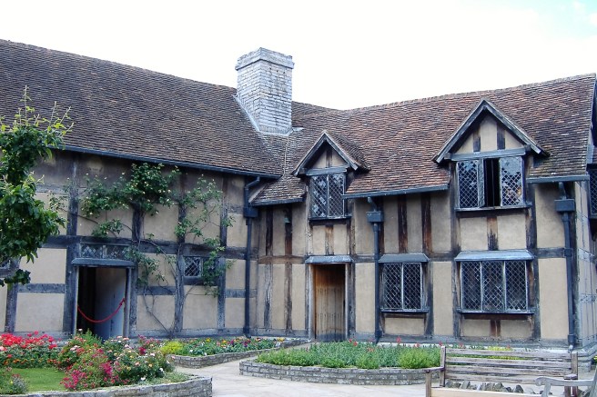 ShakespeareBirthplaceFromBehind3